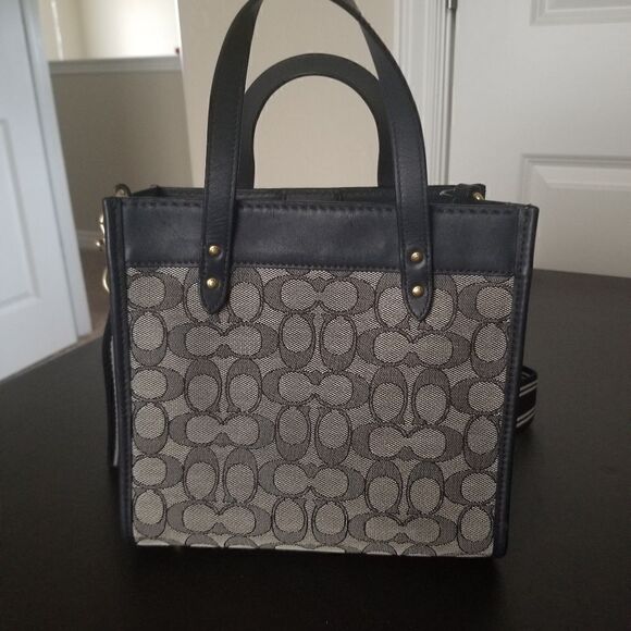 Coach Crossbody   - Picture 3 of 7